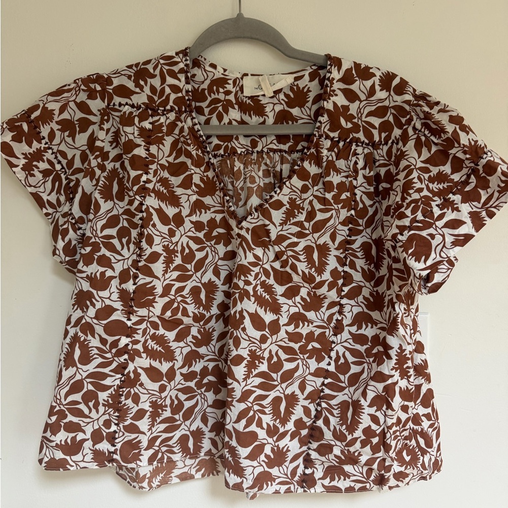 The Great Brown Floral Print V-Neck Short Sleeve Top